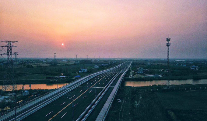 嘉陵江路