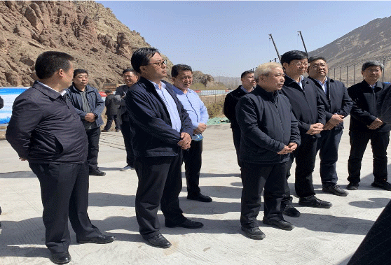 甘肅省副省長(zhǎng)常正國(guó)一行調(diào)研S18張掖至肅南公路張掖至康樂(lè)段項(xiàng)目ZSGL2工區(qū)